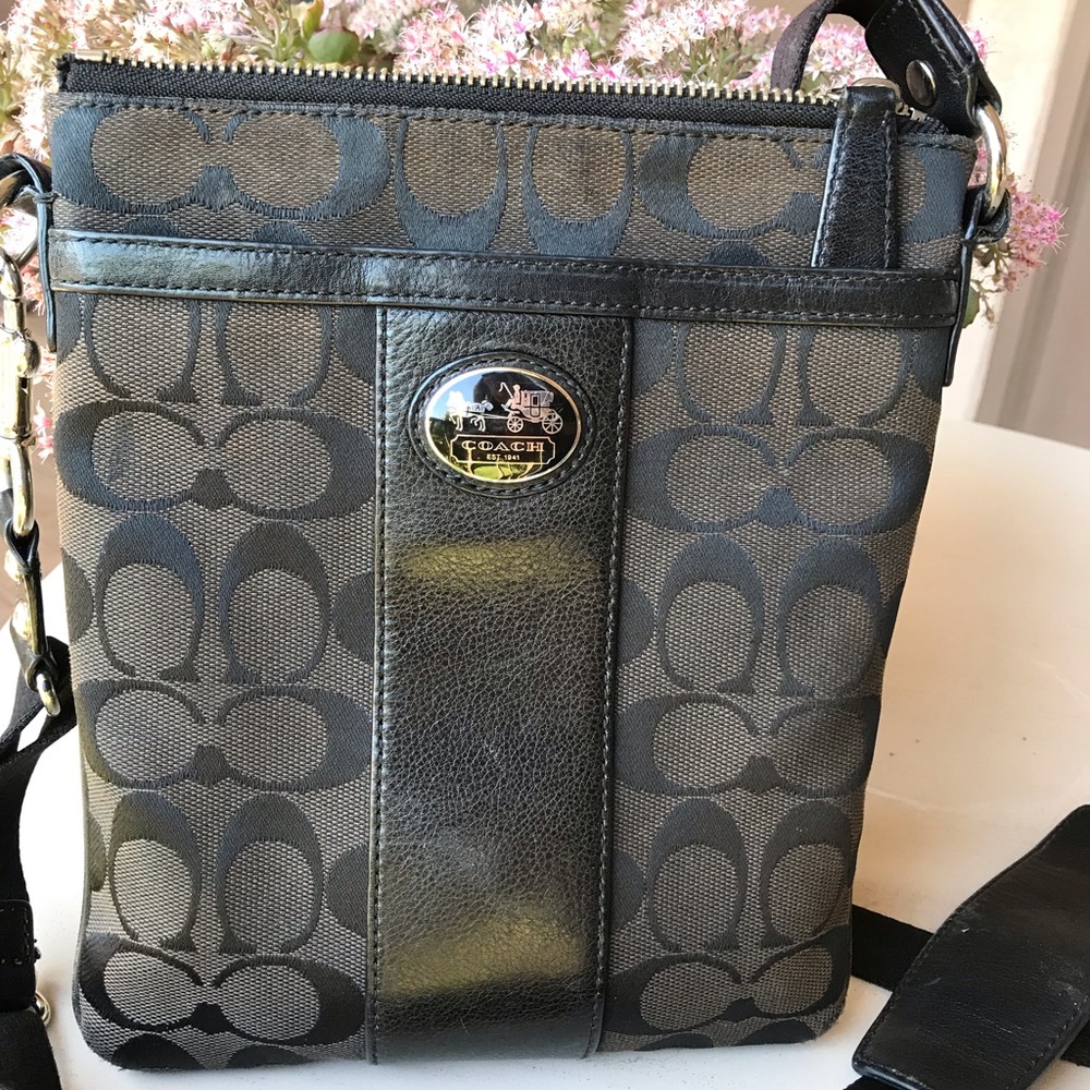 Small coach purse crossbody
